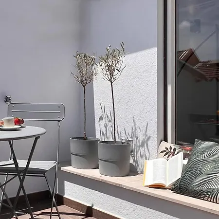 Moeda'82 - Downtown With Terrace Daire