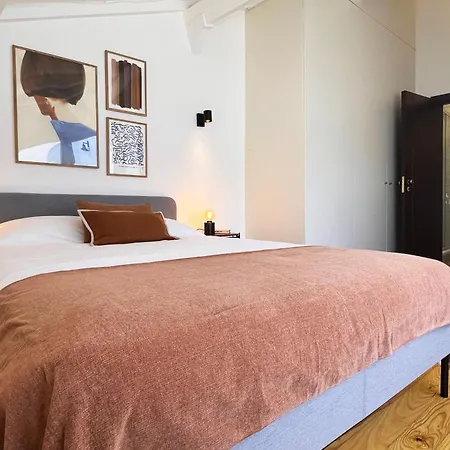 Moeda'82 - Downtown With Terrace *