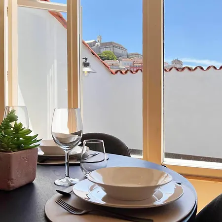 Moeda'82 - Downtown With Terrace *