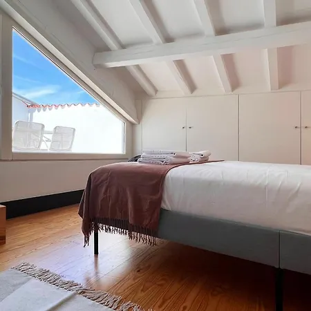 Moeda'82 - Downtown With Terrace * Coimbra