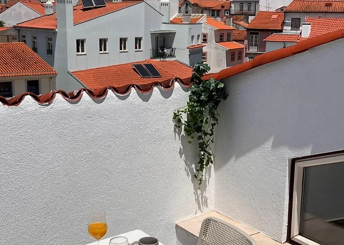 Moeda'82 - Downtown With Terrace *