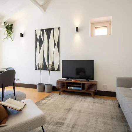 Moeda'82 - Downtown With Terrace דירה