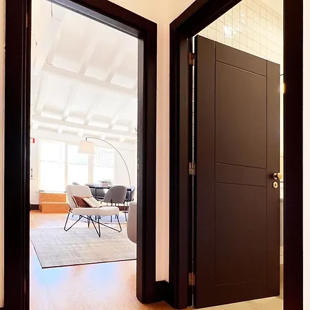 Moeda'82 - Downtown With Terrace